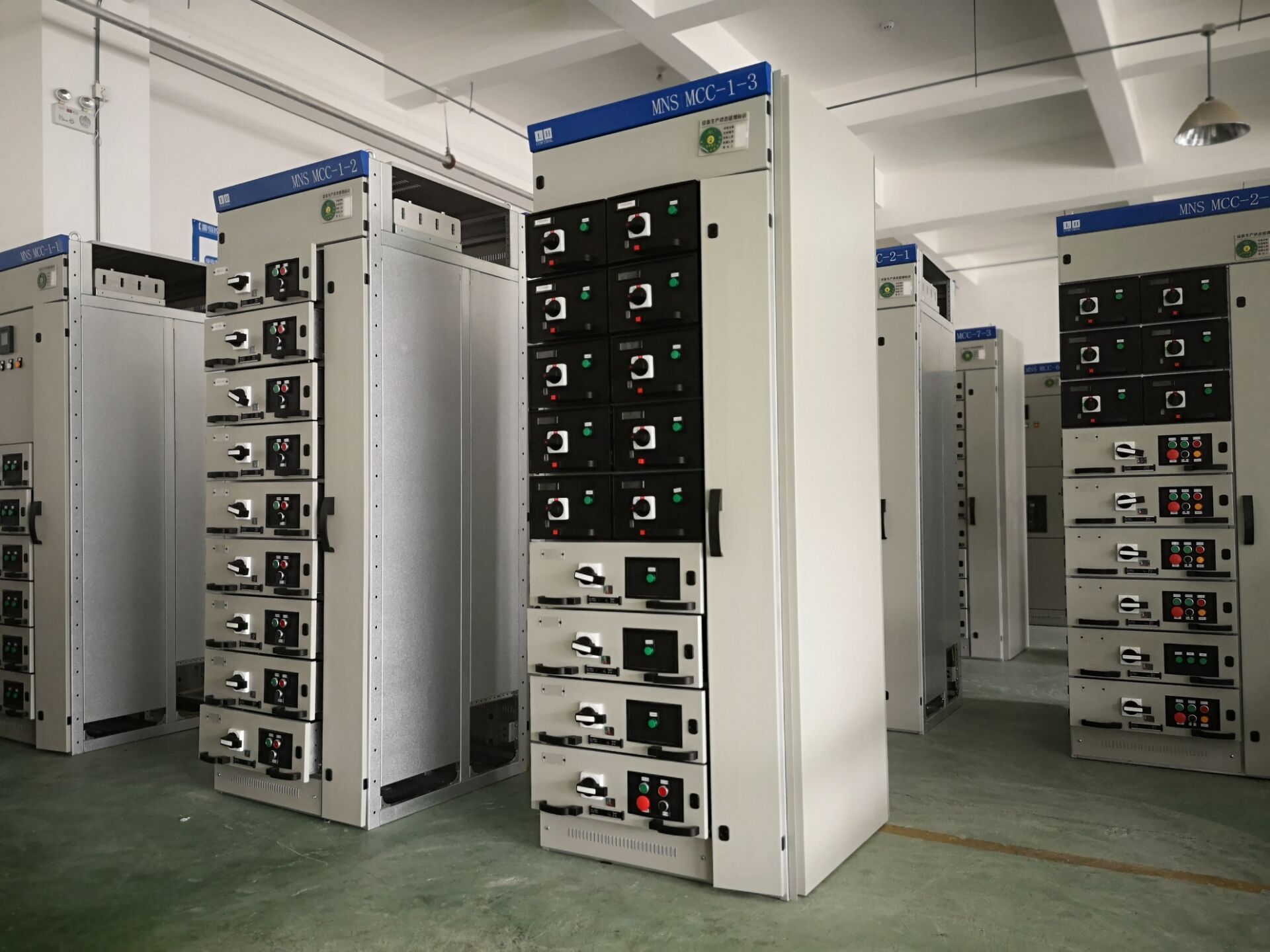 北京mns低压抽屉柜-雷恒控制设备